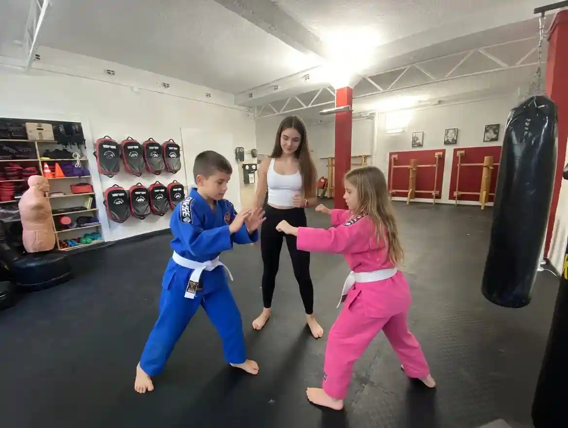 Kung Fu Training für Jugendliche in München, Partnerübung
