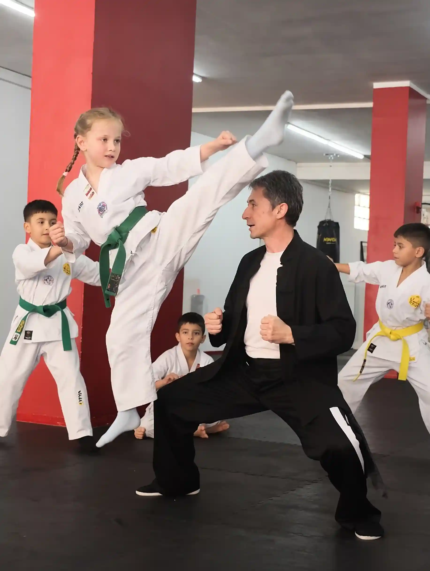 Kung Fu Kinder-Training mit Trainer im Martial Arts Center München