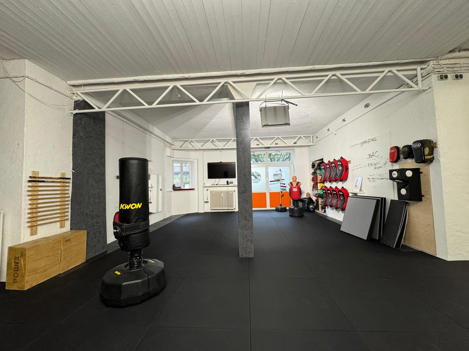 Umgebaute Trainingsfläche im Martial Arts Center München Haidhausen