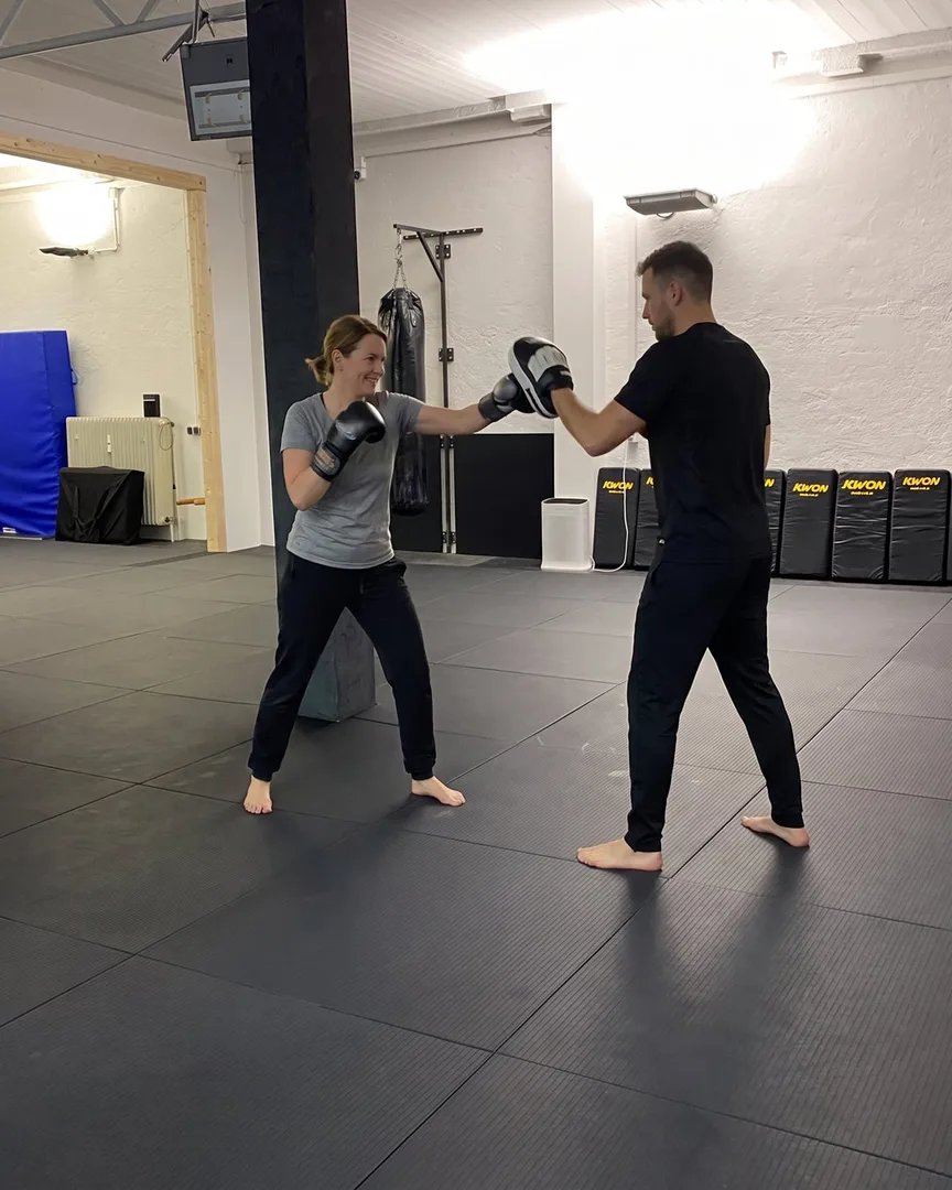 Einzeltraining mit Pratzen im Martial Arts Center München